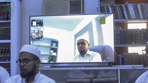 كلية الشريعة والقانون بالتعاون مع وحدة الخريجين بالجامعة تقيم ورشة عمل