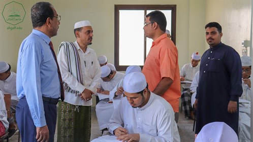 جامعة الأحقاف تدشن الإمتحانات الفصليه لطلاب المستوى الأول المجموعة الثانيه بكلية الشريعة و القانون