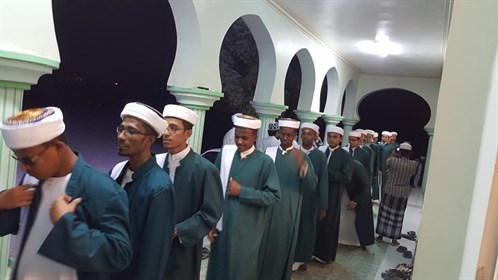 كلية الشريعة والقانون بجامعة الأحقاف تحتفي بتخريج الدفعة التاسعة عشرة من طلابها