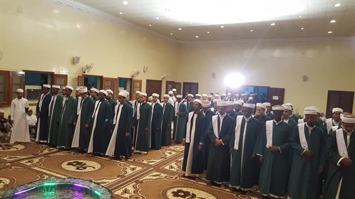 كلية الشريعة والقانون بجامعة الأحقاف تحتفي بتخريج الدفعة التاسعة عشرة من طلابها