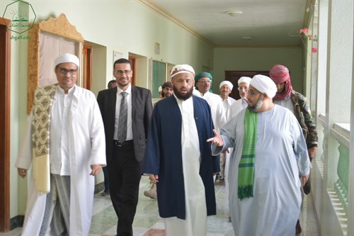 وزير الأوقاف والإرشاد يزور كلية الشريعة والقانون بجامعة الأحقاف