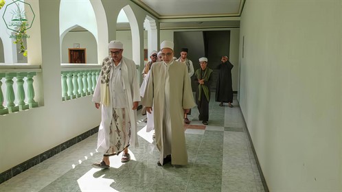 عميد كلية الشريعة والقانون بجامعة الأحقاف يستقبل الأستاذ الدكتور جمال فاروق العميد السابق لكلية الدعوة الإسلامية بالأزهر الشريف