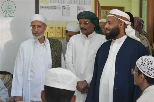 وزير الأوقاف والإرشاد يزور كلية الشريعة والقانون بجامعة الأحقاف