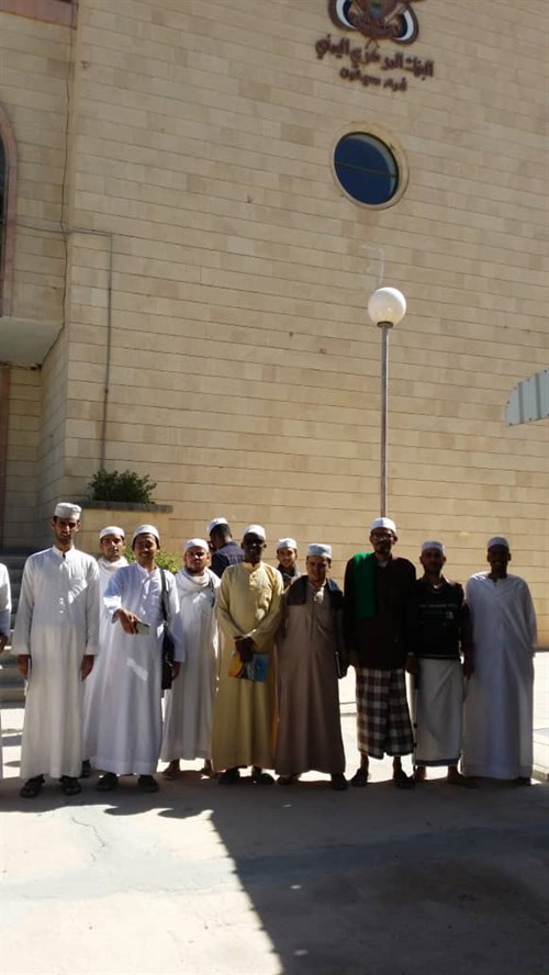 نزول ميداني لطلاب المستوى الخامس قسم الشريعة والقانون إلى بعض المؤسسات الإدارية بالوادي والصحراء