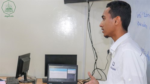 كلية هندسة و علوم الحاسوب تناقش مقترحات مشاريع التخرج لطلاب المستوى الرابع قسم تقنية المعلومات