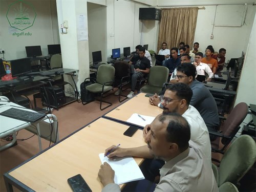 كلية هندسة وعلوم الحاسوب بجامعة الاحقاف تقيم نشاط عرض ومناقشة مشاريع المواد التخصصية بالتعاون