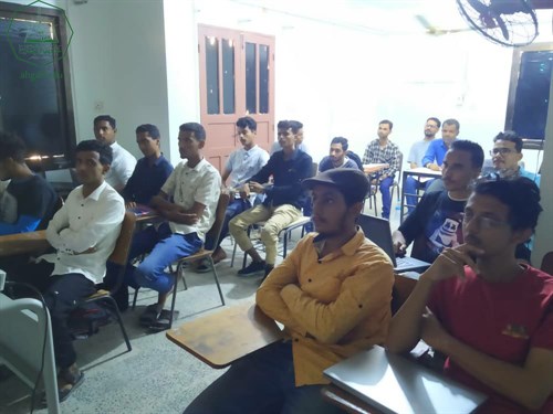 وحدة اللغة الإنجليزية بجامعة الأحقاف تقيم التقييم الشفهي الأول لطلاب كلية هندسة وعلوم الحاسوب