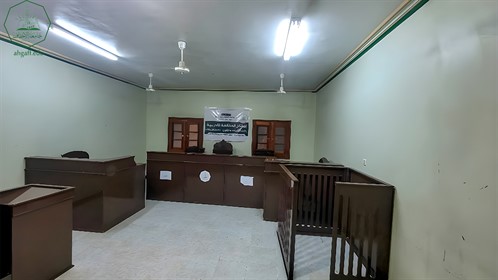 رئيس جامعة الأحقاف رفقة السفير الإندونيسي يفتتحان المحكمة التدريبية بكلية الشريعة والقانون