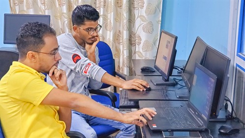 مركز بحوث حضرموت للدراسات والتدريب وتنمية المجتمع بجامعة الأحقاف يدشن دبلوم الحاسوب