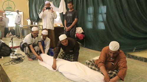 وحدة شوون الخرجين بالتنسيق مع عمادة كلية الشريعة والقانون وكلية البنات والاتحاد الاندونيسي