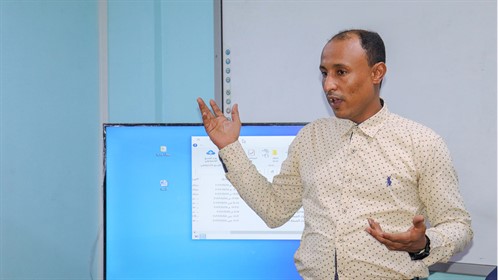 مركز بحوث حضرموت للدراسات و التدريب و تنمية المجتمع يحتفي بتخرج الدفعة الحادية عشر من الدبلوم المتوسط للغة الإنجليزية