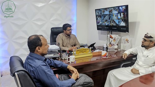 وحدة شؤون الخريجين بجامعة الأحقاف في زيارة لشركة نايس فيو