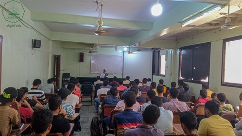 رئيس جامعة الأحقاف يلقي محاضرة بعنوان صناعة القيم الوهمية وأثرها في سلوك الأفراد والمجتمعات