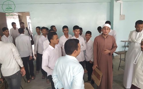 طلاب ثانوية النهضة العلمية الأهلية بسيئون في زيارة لجامعة الأحقاف