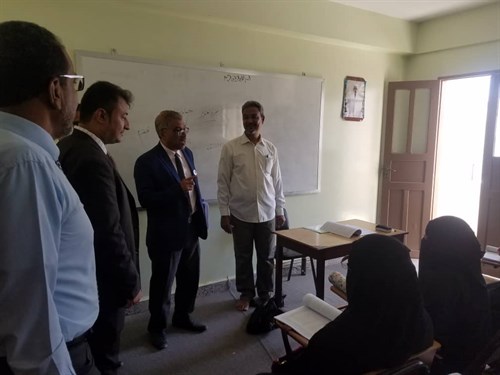 وفد من وزارة التعليم العالي يزور جامعة الأحقاف