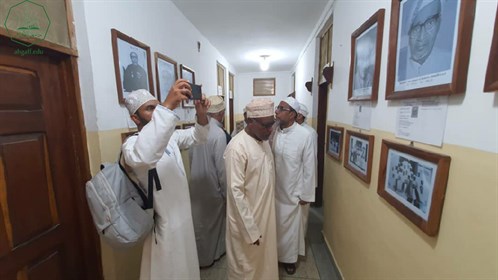 نائب رئيس جامعة الاحقاف والوفد المرافق له في زيارة لمفتي زنجبار ومركز علماء شرق افريقيا