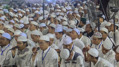 المولد النبوي السنوي الكبير بكلية الشريعة والقانون جامعة الأحقاف