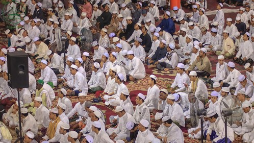 المولد النبوي السنوي الكبير بكلية الشريعة والقانون جامعة الأحقاف