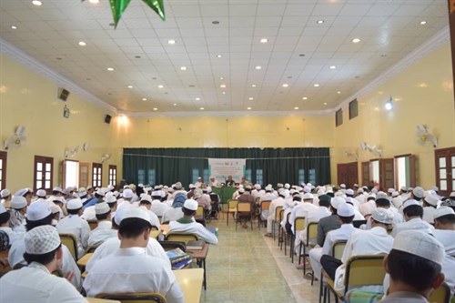 مكتب الصحة والسكان يقيم محاضرة توعوية بكلية الشريعة والقانون حول مرض نقص المناعة المكتسب