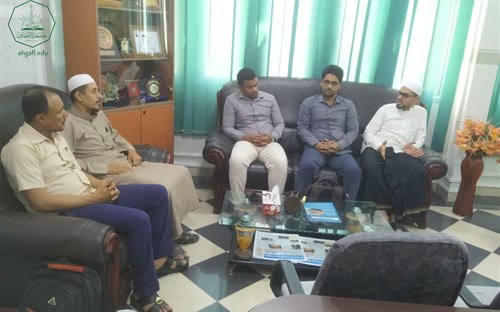 وحدة شؤون الخريجين بجامعة الاحقاف في زيارة لغرفة تجارة وصناعة حضرموت