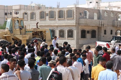 الوقفة الاحتجاجية (الأولى ضد الاعتداءات الواقعة)على أرض الجامعة