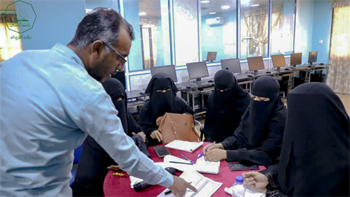 ختام دورة مهارات التخطيط التشغيلي ومؤشرات الأداء بجامعة الاحقاف