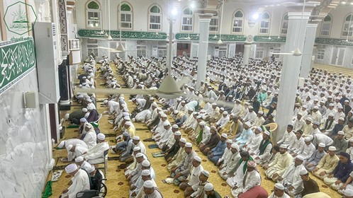 جامعة الأحقاف تفتتح مسجد كلية الشريعة والقانون بتريم