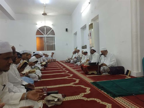 جامعة الأحقاف تحتفل مع طلابها بالمولد النبوي الشريف