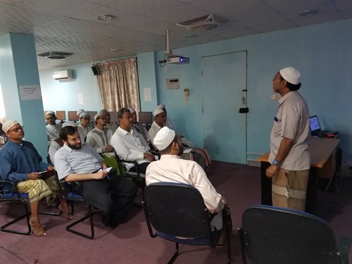 مركز اللغة العربية للناطقين بغيرها التابع لجامعة الاحقاف يقيم برنامجا تدريبيا في التخطيط والتقويم