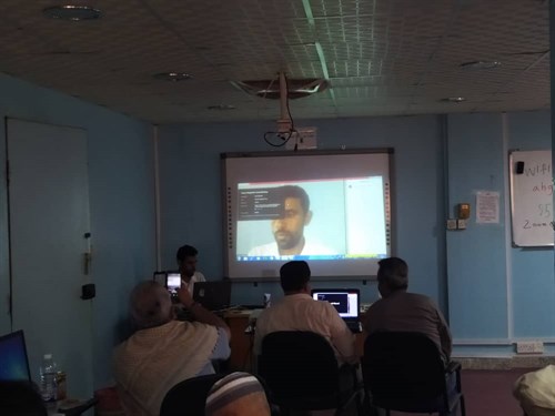 جامعة الاحقاف تقيم دورة تدريببة لهيئة التدريس في برامج Zoom cloud meeting و Google Classroom