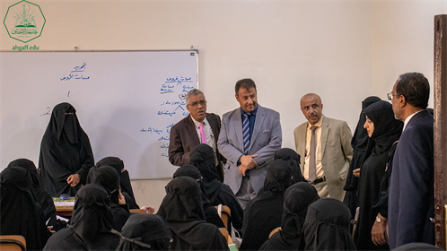 وفد ورزارة التعليم العالي في زيارة تفقدية لجامعة الأحقاف