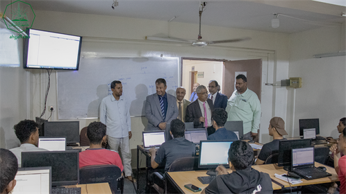 وفد ورزارة التعليم العالي في زيارة تفقدية لجامعة الأحقاف