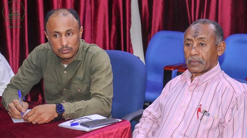 وحدة اللغة الإنجليزية بجامعة الأحقاف تقيم ورشة عمل بعنوان بناء الاختبارات التحصيلية لمقررات اللغة الإنجليزية