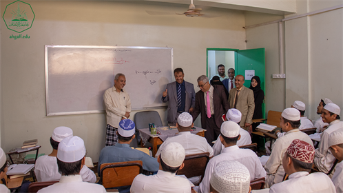 وفد ورزارة التعليم العالي في زيارة تفقدية لجامعة الأحقاف