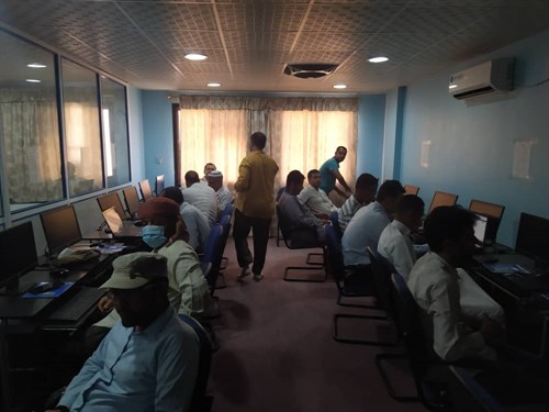 جامعة الاحقاف تقيم دورة تدريببة لهيئة التدريس في برامج Zoom cloud meeting و Google Classroom