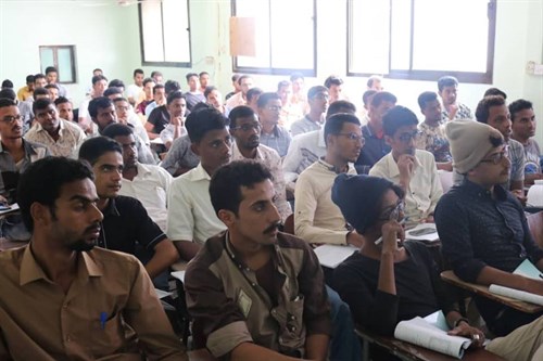 بدء العام الدراسي بجامعة الأحقاف