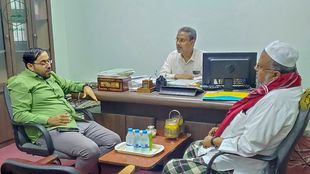 مدير مؤسسة قلم للإبداع يزور مركز تعليم اللغة العربية للناطقين بغيرها بجامعة الأحقاف