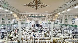 جامعة الأحقاف تفتتح مسجد كلية الشريعة والقانون بتريم