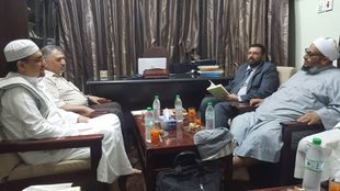 عميد الكلية يستقبل الوفد الأردني القادم لرصد ميقات صلاة الفجر