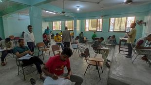 جامعة الأحقاف تدشن امتحانات الفصل الدراسي الثاني بكلية هندسة وعلوم الحاسوب للعام الجامعي 2022-2023م